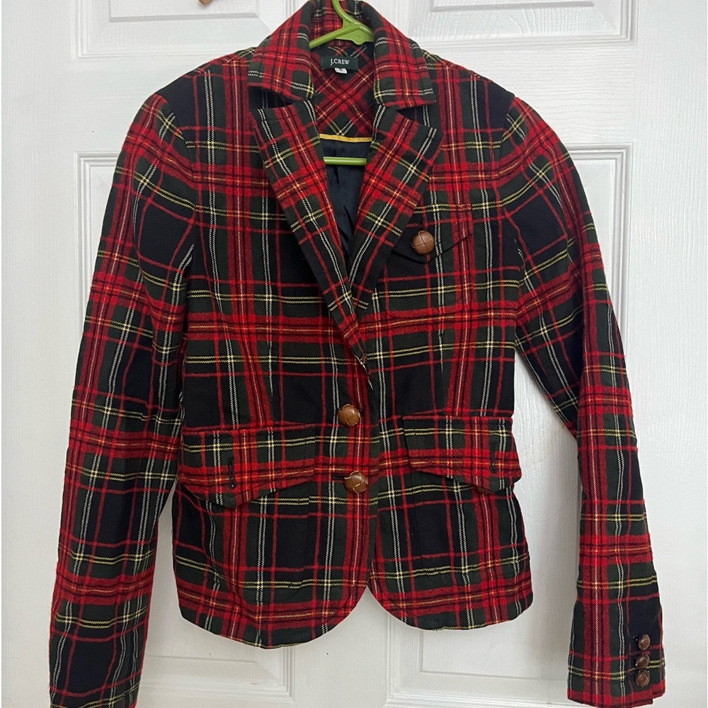 J Crew blazer. Worn once. Great condition. Wool cotton. Size 0.